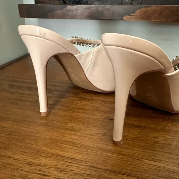 BCBGeneration shoes - Picture 4 of 6